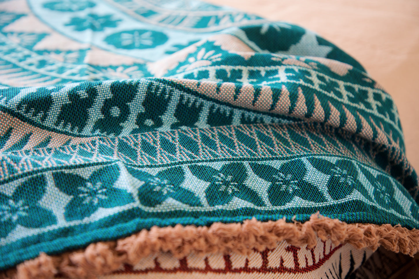 Bula! Throw Rug