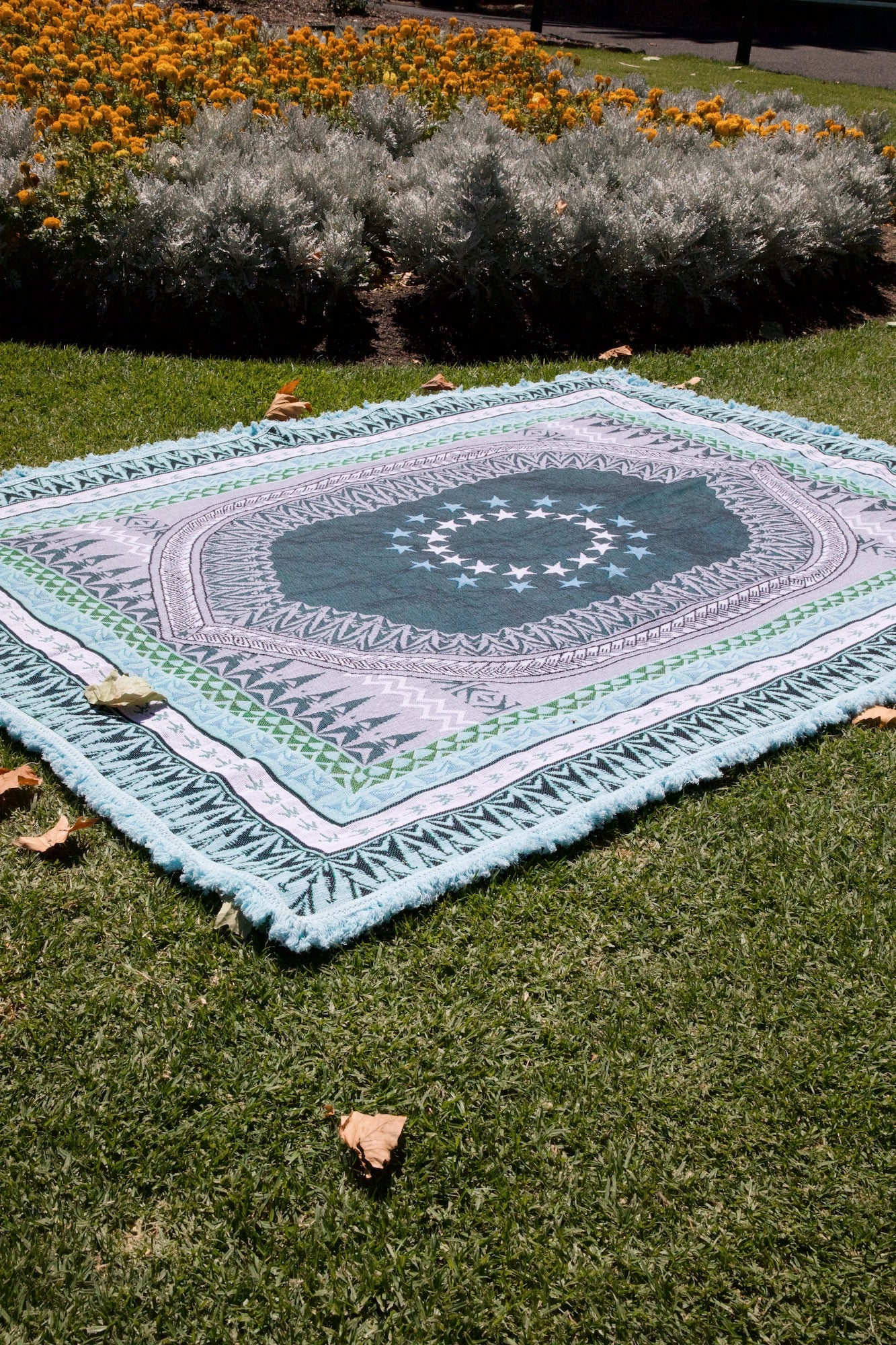 Tinirau Throw Rug